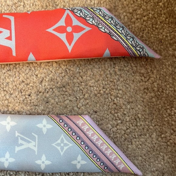 Louis Vuitton Retired Bandeau - Picture 3 of 6